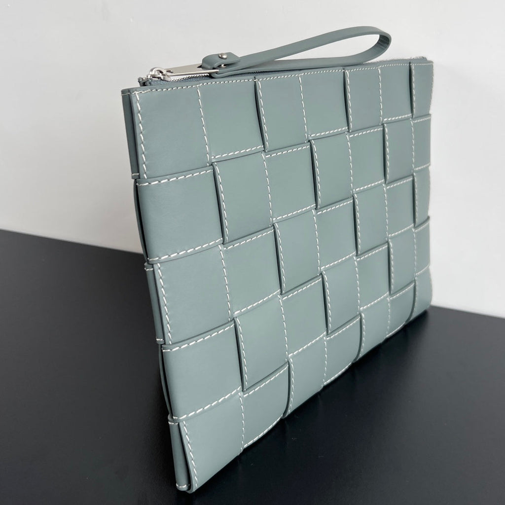 Große Kassettentasche, 35 Zoll, rauchfarbenes Kalbsleder