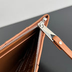 Große Kassettentasche, 35 Zoll, gebranntes Sienna-Kalbsleder