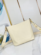 LOCK AND WALK 20 IN CREAM GRAINED CALFSKIN GOLD HARDWARE