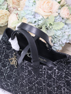 TOUJOURS TASCHE 37 IN SCHWARZ-WEISSEM CANNAGE-TWEED MIT GOLDENEN BESCHLÄGEN