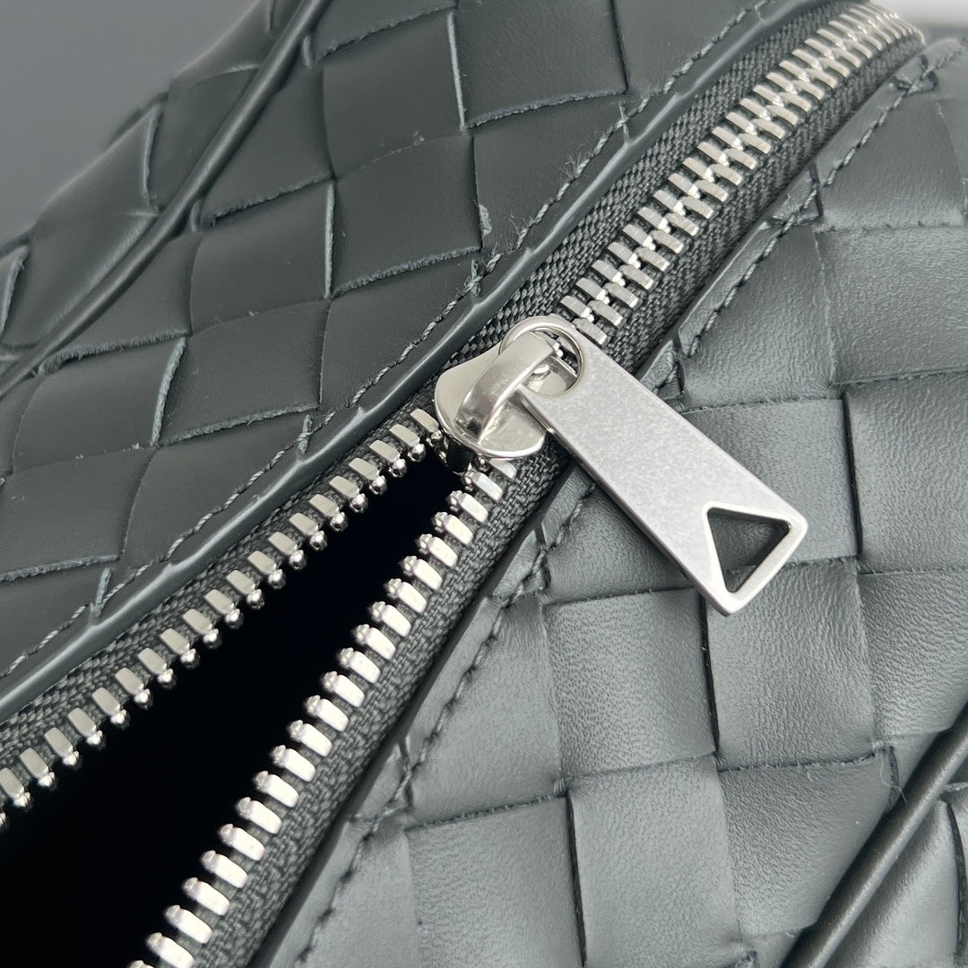 CLUTCH 26 INTRECCIATO AUS KORDGRAUEM KALBSLEDER