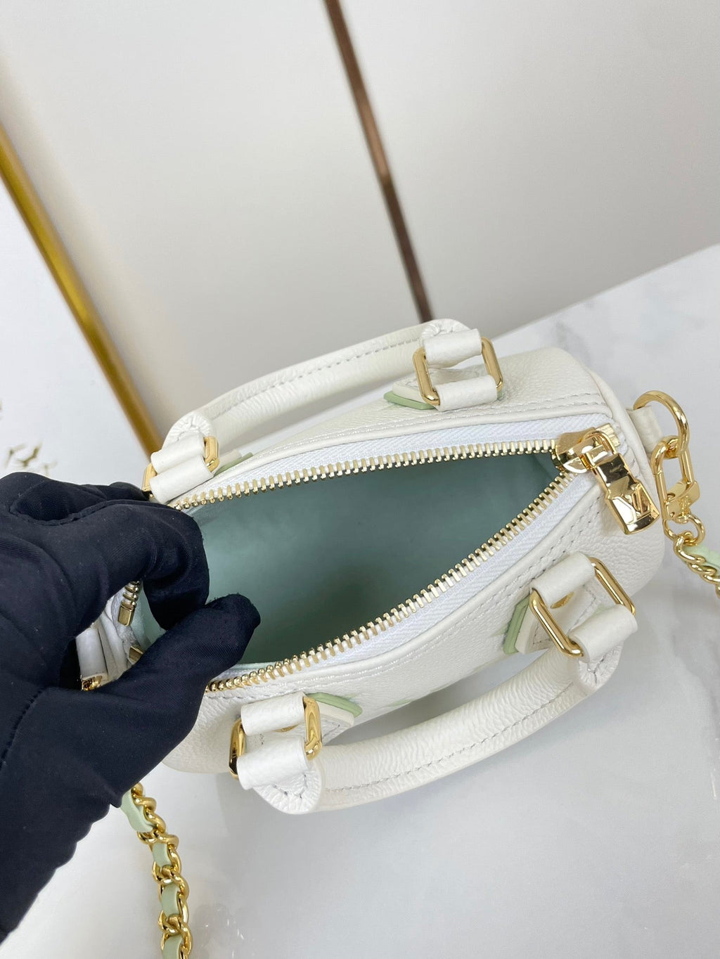 NANO SPEEDY 16 ZOLL WEISS LATTE MONOGRAM EMPREINTE LEDER GOLDENE BESCHLÄGE