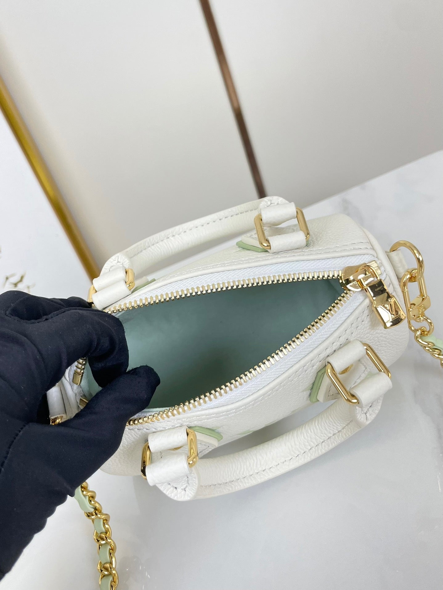 NANO SPEEDY 16 ZOLL WEISS LATTE MONOGRAM EMPREINTE LEDER GOLDENE BESCHLÄGE