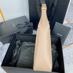 LE 5 À 7 SMALL SUPPLE 23 IN BEIGE LAMMLEDER GOLDENE SCHNALLE