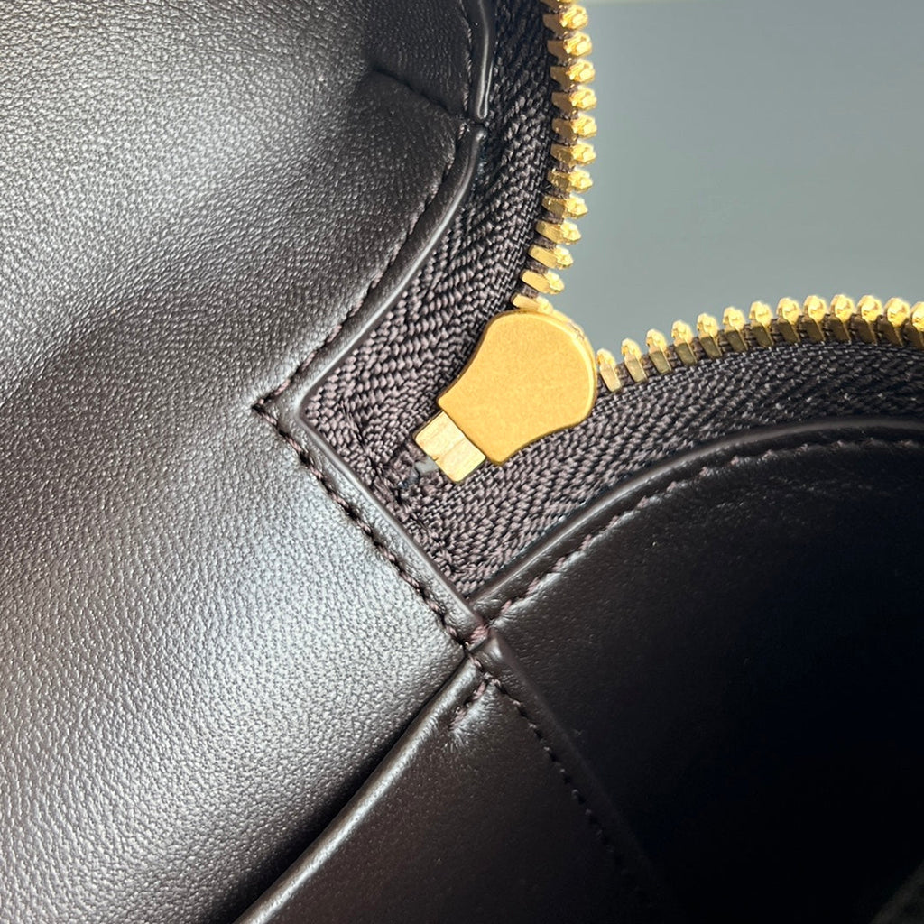 BANG BANG 22 Kosmetikkoffer aus Fondant-Kalbsleder