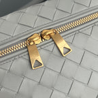 BANG BANG 22 Kosmetikkoffer aus grauem Münzkalbsleder