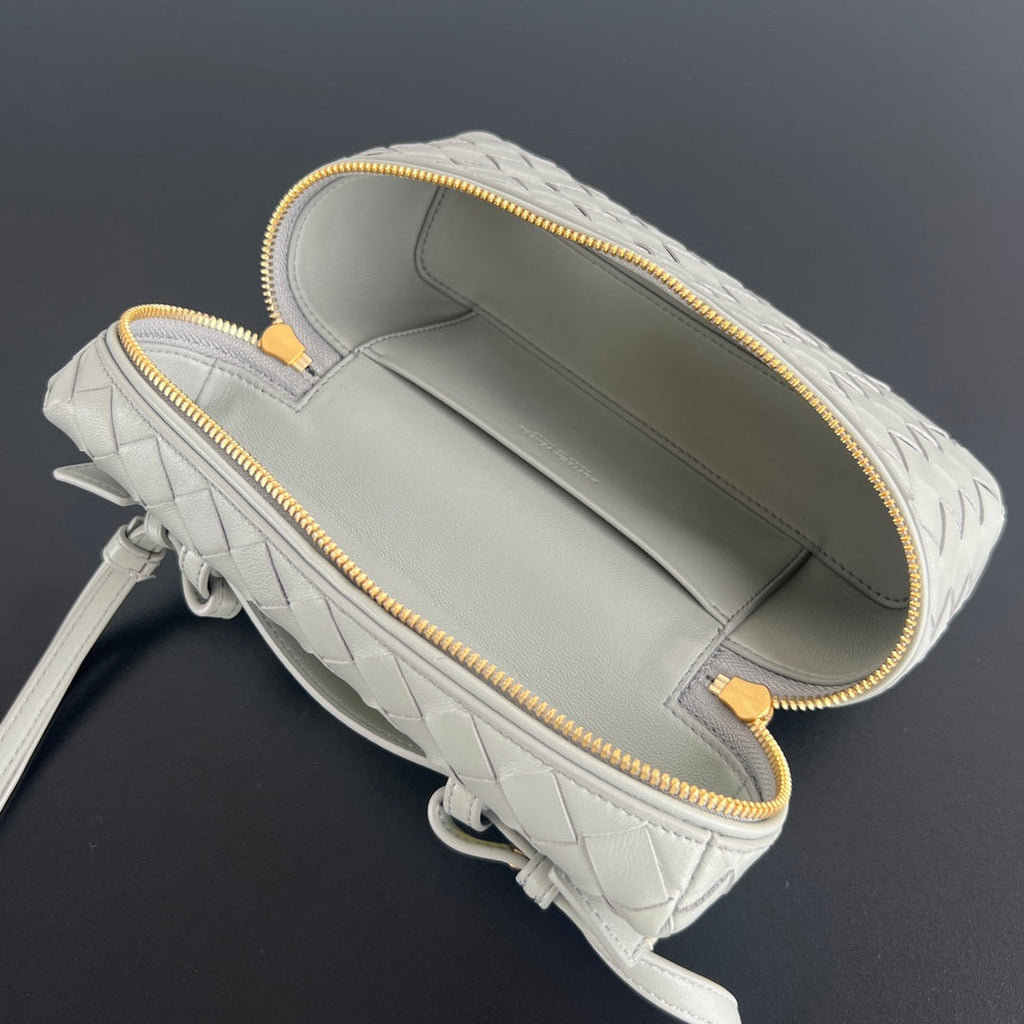 BANG BANG 22 Kosmetikkoffer aus grauem Münzkalbsleder