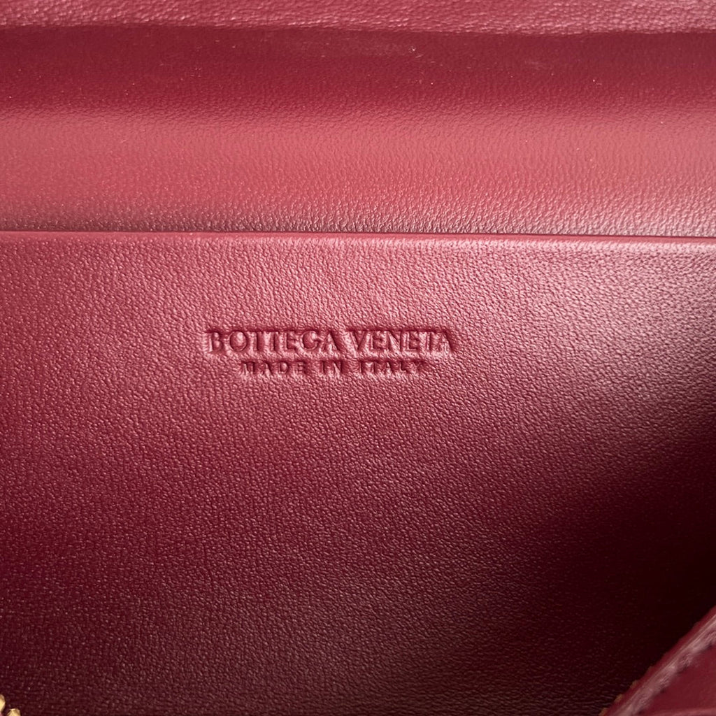 BANG BANG 22 Kosmetikkoffer aus burgunderrotem Kalbsleder