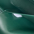 BANG BANG 22 Kosmetikkoffer aus dunkelgrünem Kalbsleder