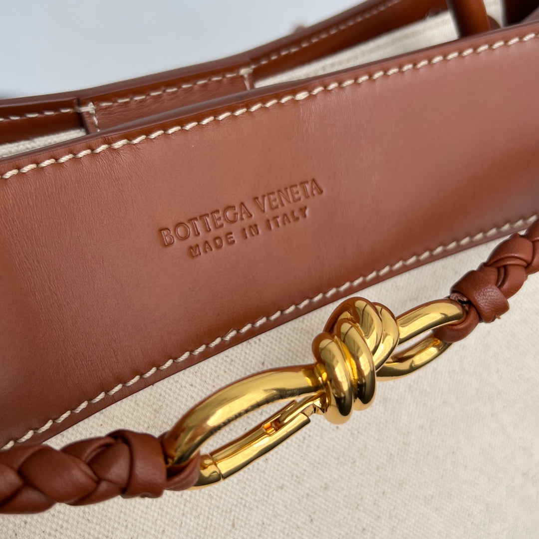 MEDIUM ANDIAMO 32 IN WEISS-BRAUNEM KALBSLEDER UND CANVAS