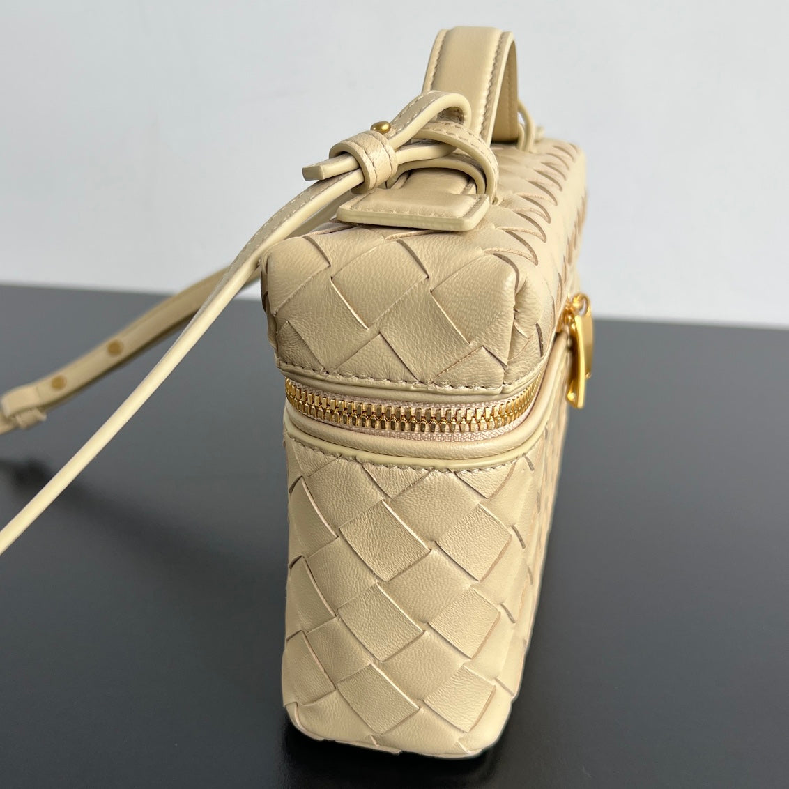 BANG BANG 22 Kosmetikkoffer in beigefarbenem Kalbsleder