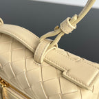 BANG BANG 22 Kosmetikkoffer in beigefarbenem Kalbsleder