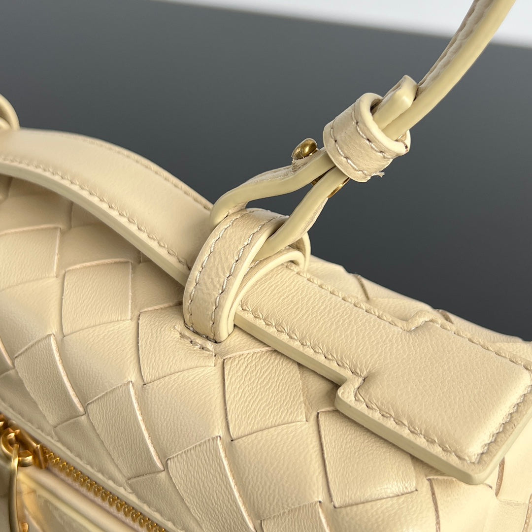 BANG BANG 22 Kosmetikkoffer in beigefarbenem Kalbsleder