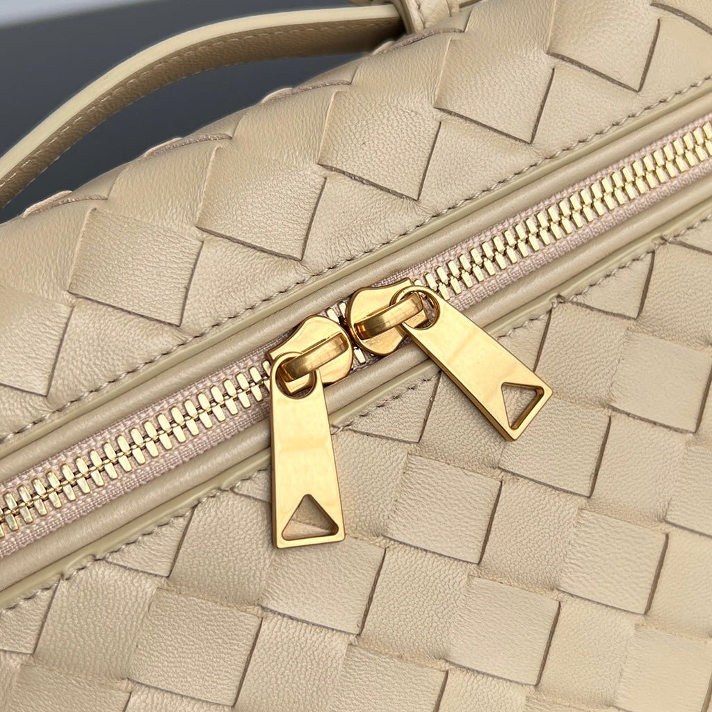 BANG BANG 22 Kosmetikkoffer in beigefarbenem Kalbsleder