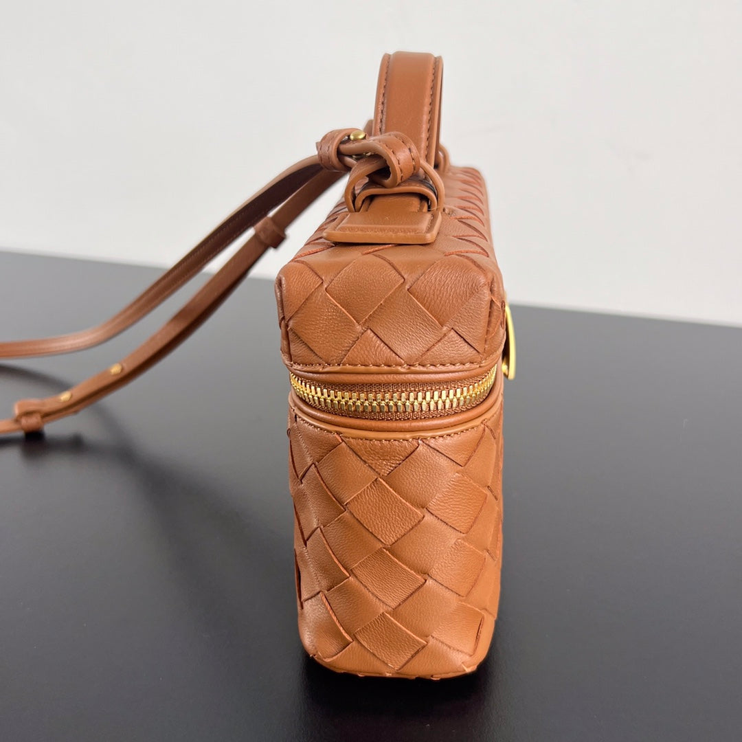 BANG BANG 22 Kosmetikkoffer aus zimtbraunem Kalbsleder