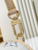 SPEEDY BANDOULIÈRE 20 IN WEISSEM MONOGRAMM-JACQUARD-STOFF UND BEIGEM KALBSLEDERBESETZ