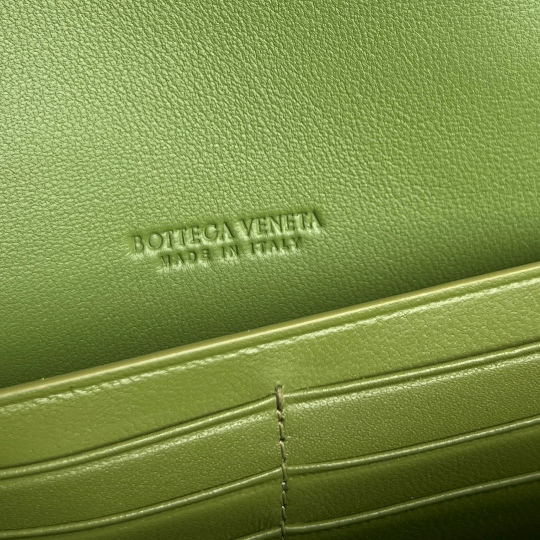 ANDIAMO CLUTCH 31 IN GERSTENMORN-KROKODILMUSTER-KALBSKAUT