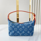 HILLS POCHETTE 18 IN BLAUEM MONOGRAMM-DENIM