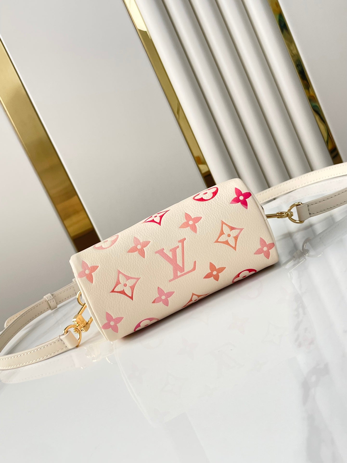 NANO SPEEDY 16 AUS LEDER „SUNRISE AQUARELLE MONOGRAM EMPREINTE“.