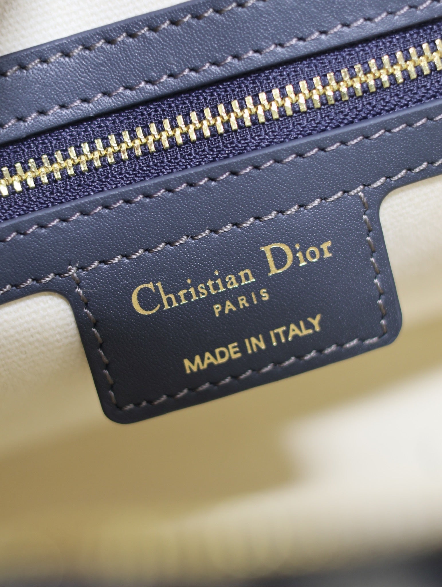 KLEINE 25 D-VIBE BOWLING-TASCHE IN BLAUEM MONOGRAMM-OBLIQUE-JACQUARD