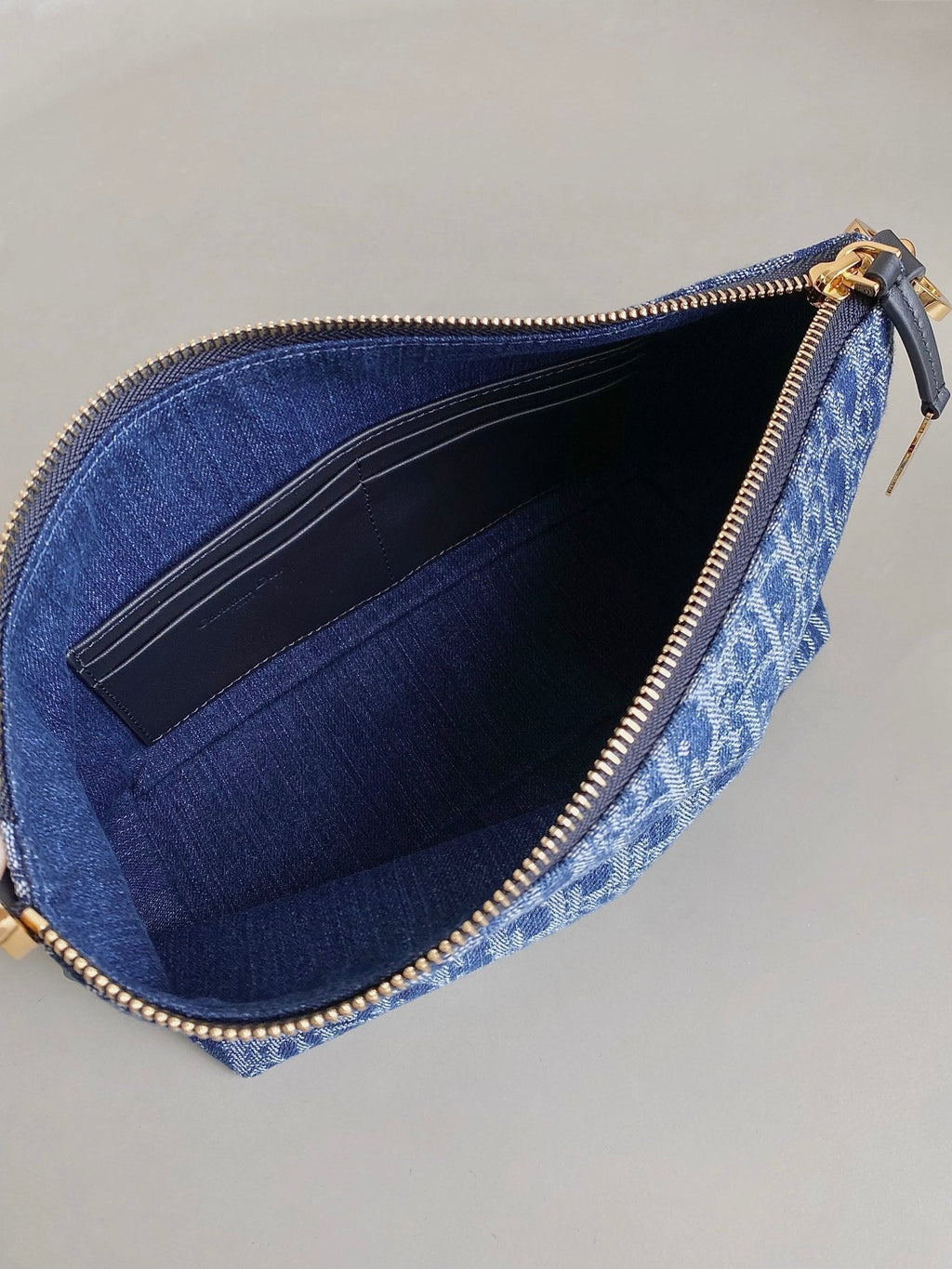 DIORSTAR 28 HOBO-TASCHE MIT KETTE, BLAUER DENIM, OBLIQUE-JACQUARD