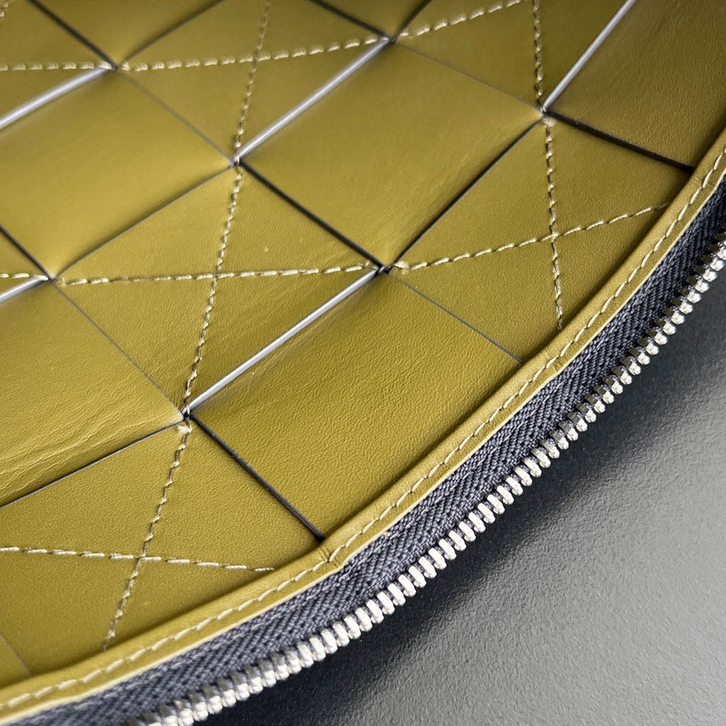 GROSSE KASSETTENTASCHE 35 IN FORELLE GRAUES KALBSLEDER