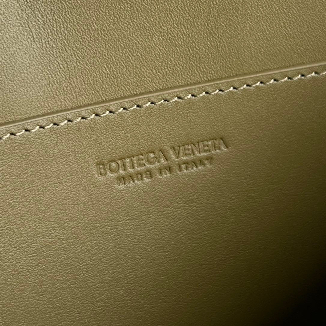 GROSSE KASSETTENTASCHE 35 IN FORELLE GRAUES KALBSLEDER