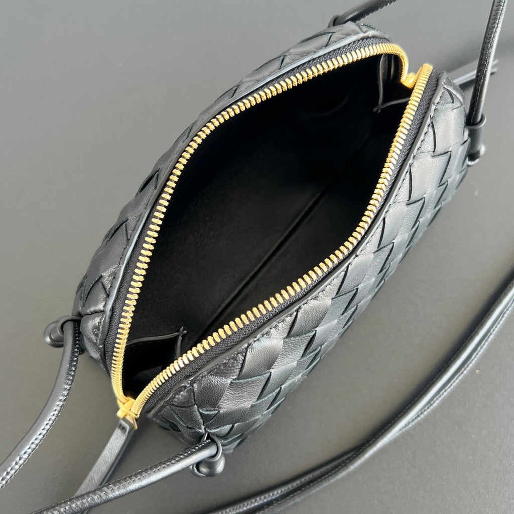 Konzerttasche 18 in schwarzem Lammleder