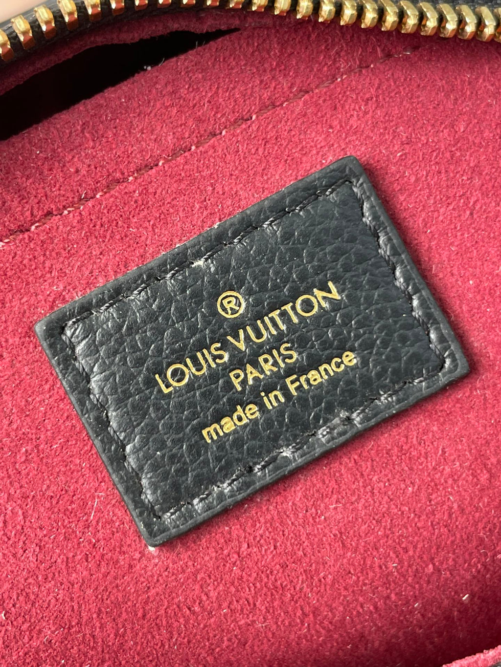 SPEEDY BANDOULIÈRE 20 IN SCHWARZ CREME MONOGRAM EMPREINTE LEDER GOLDENE BESCHLÄGE