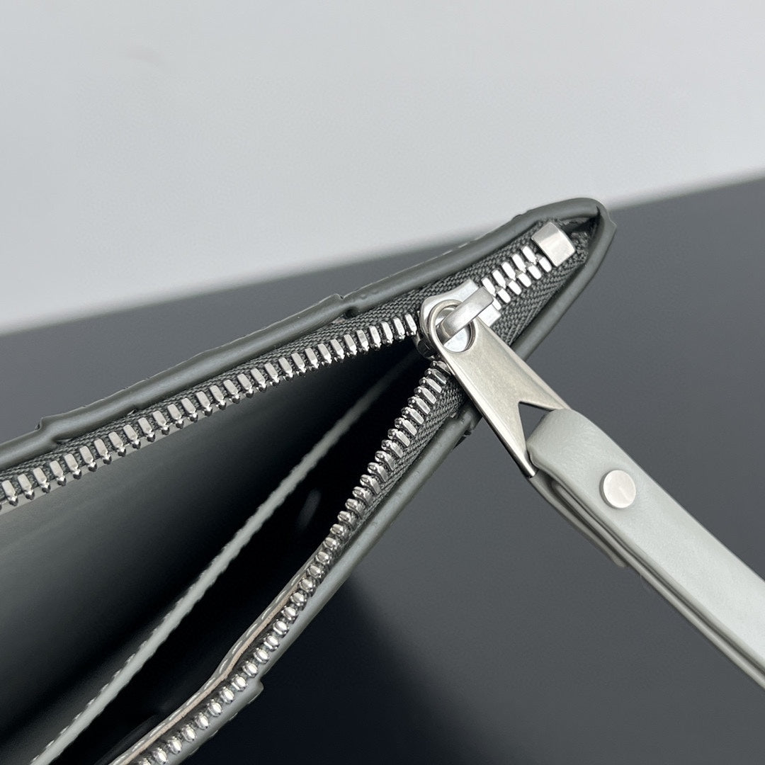 GROSSE KASSETTENTASCHE 35 IN CORDGRAUES KALBSLEDER