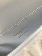 MITTLERE KLAPPENTASCHE 22 IN BABYBLAU DURCHGEFÜLLTES KALBSLEDER