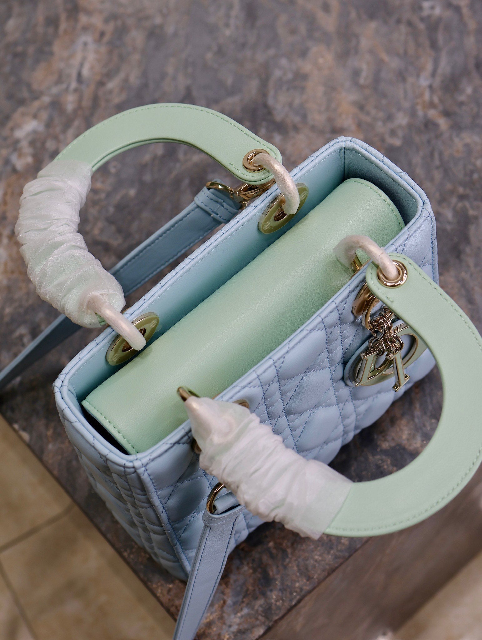 MEDIUM LADY BAG 20 IN BABY BLUE QUILTED MACROCANNAGE CALFSKIN GREEN STRAP