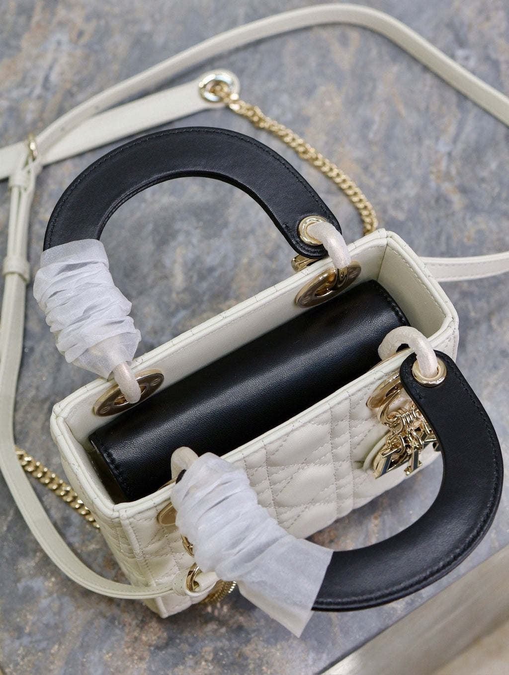 MINI LADY BAG 17 IN WHITE QUILTED MACROCANNAGE CALFSKIN BLACK STRAP