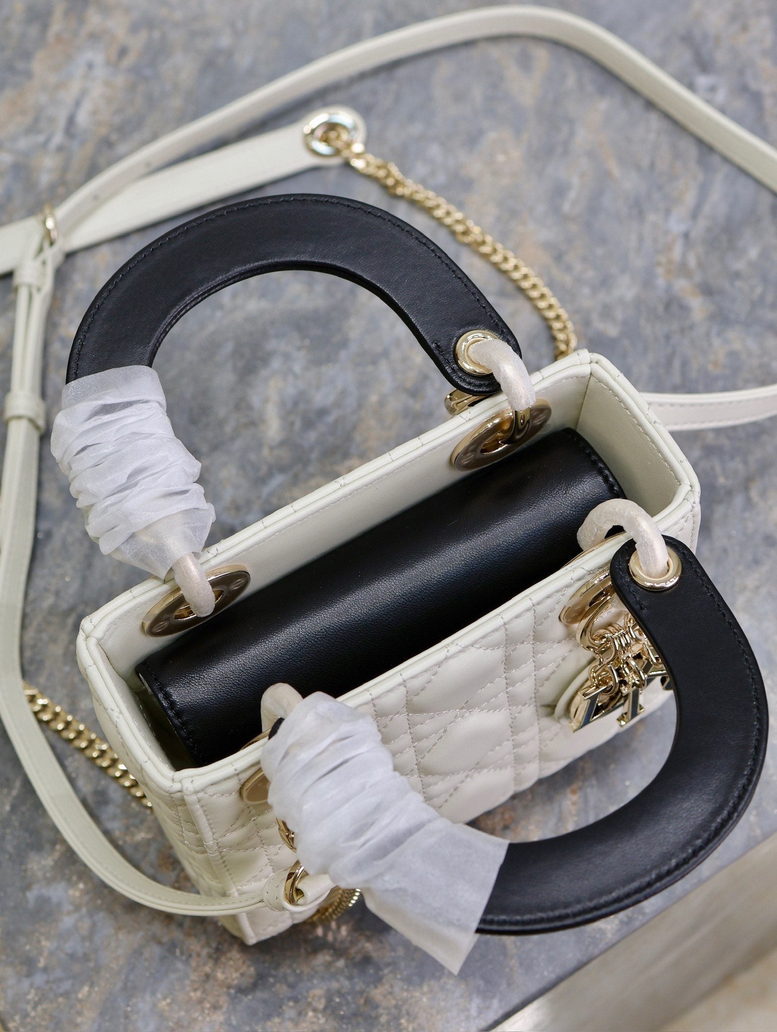 MINI LADY BAG 17 IN WHITE QUILTED MACROCANNAGE CALFSKIN BLACK STRAP