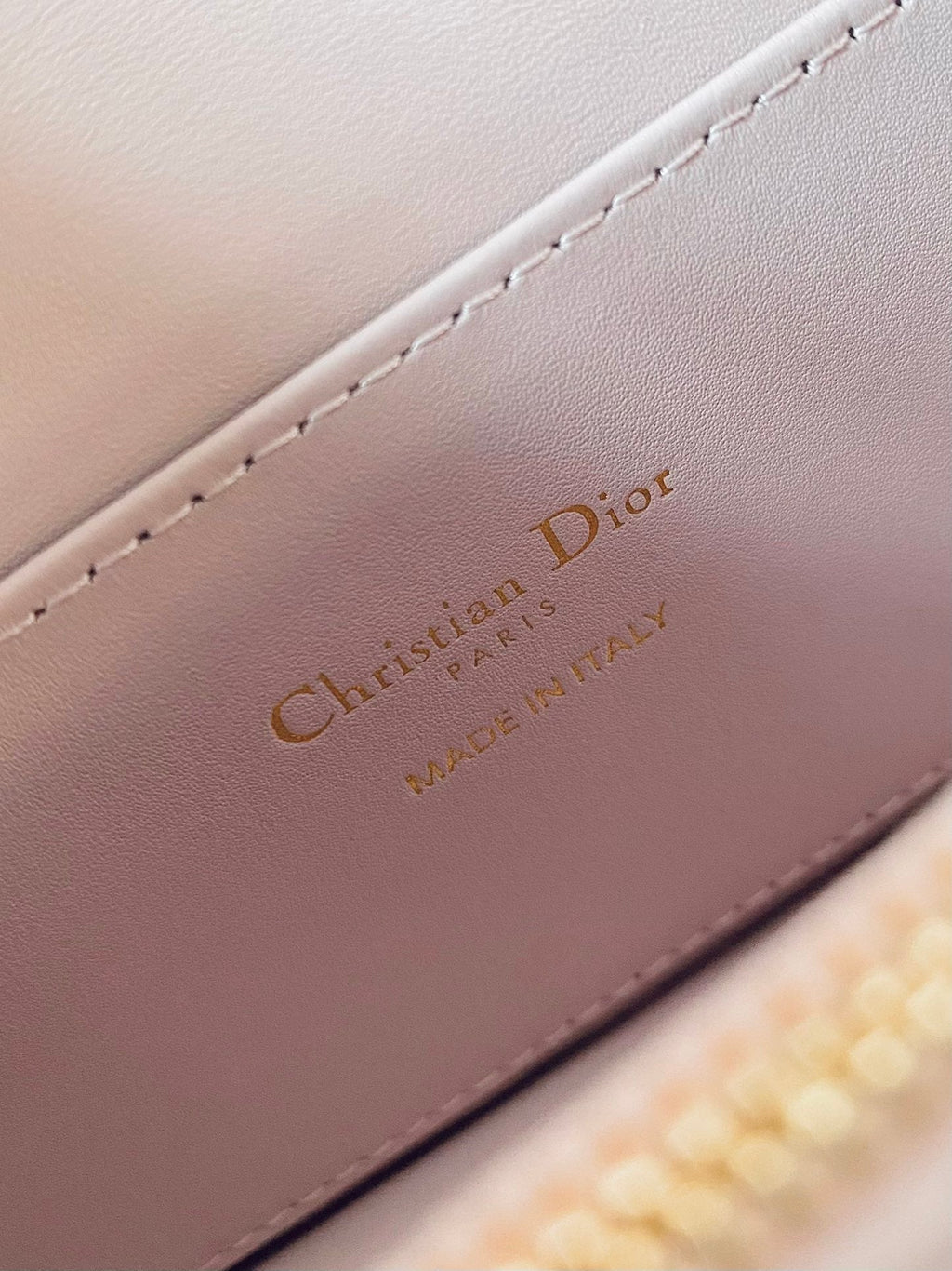 MEDIUM FLAP BAG 22 IN BABY PINK QUILTED ALLOVER CALFSKIN