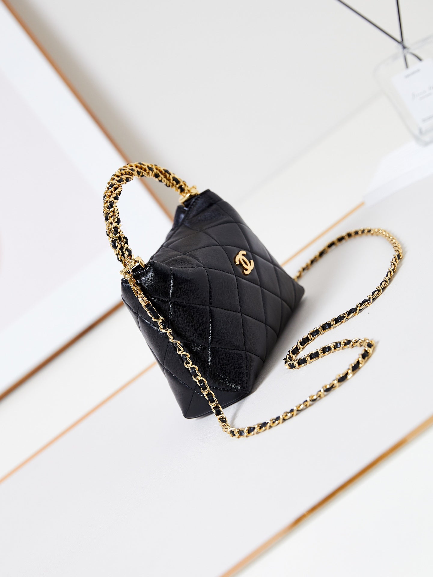 HOBO BAG 18 IN BLACK SOFT LAMBSKIN GOLD CHAIN