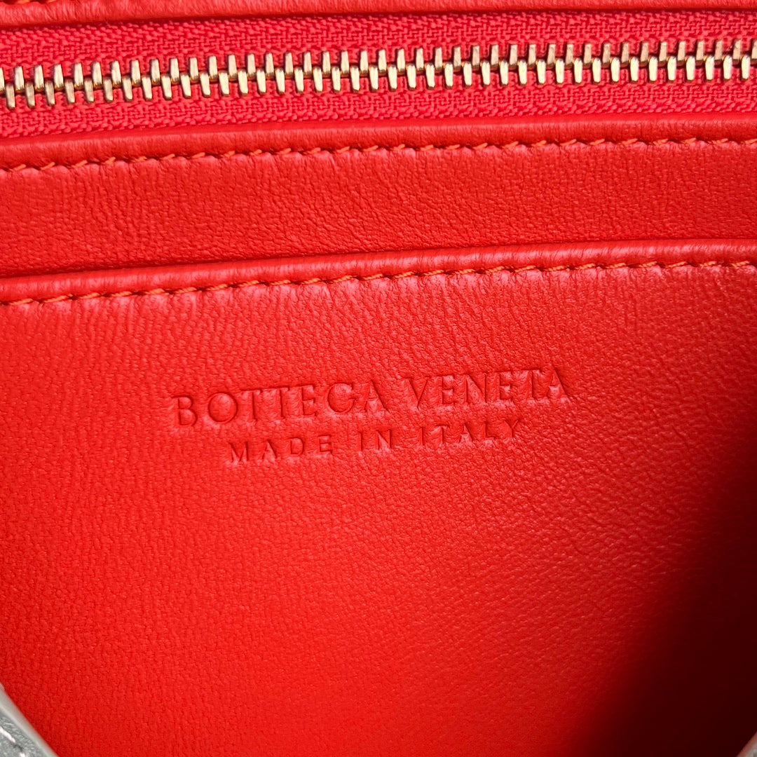 EAST WEST ANDIAMO TASCHE 29 IN ORANGE UND HELLGRÜNEM KALBSLEDER