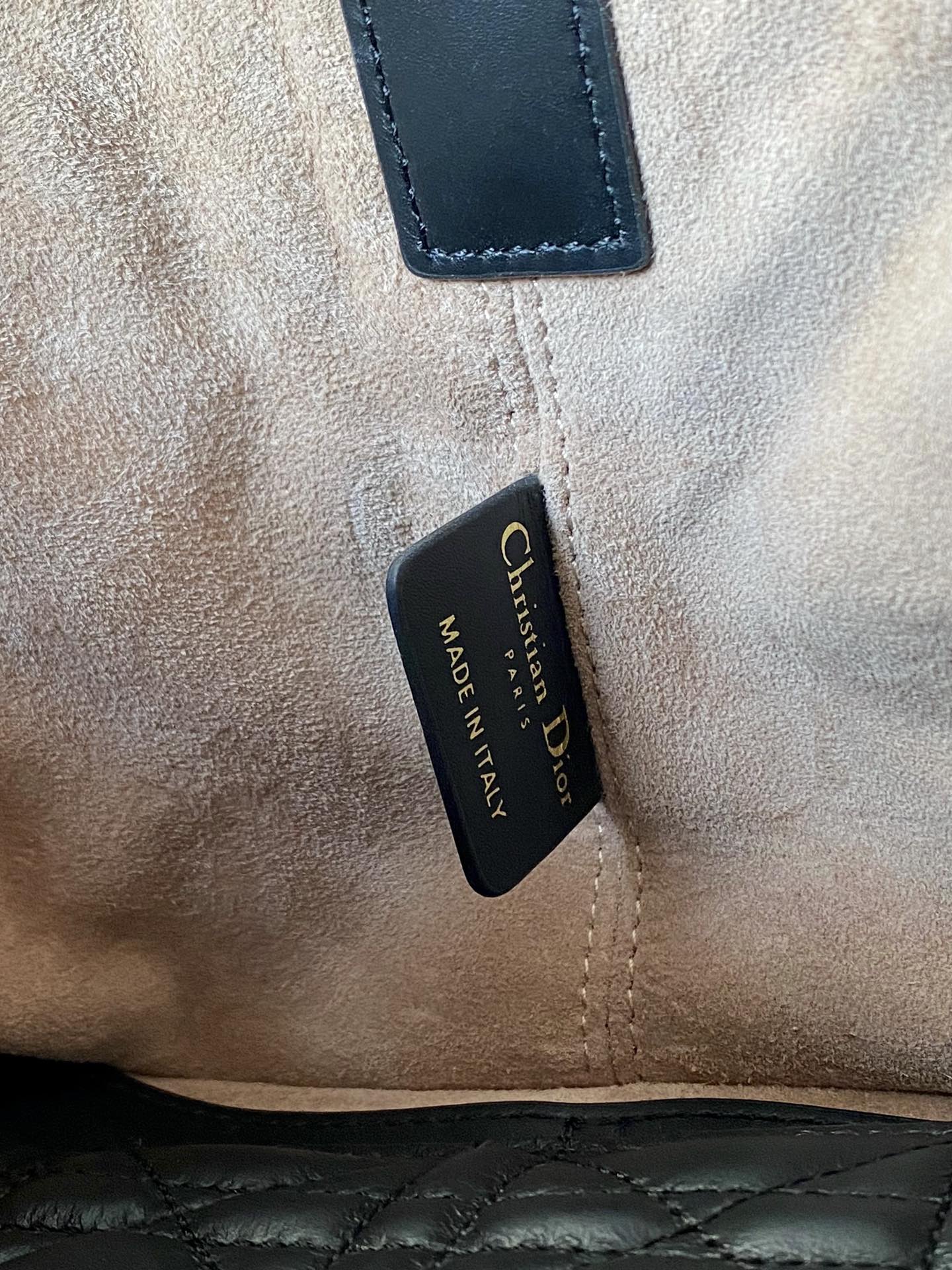 MINI TOUJOURS TASCHE 23 AUS BEIGEM CANNAGE-KALBSLEDER MIT SCHWARZEM RIEMEN