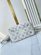 BELLA 22 IN WEISSEM, PERFORIERTEM KALBSLEDER, SILBERNE BESCHLÄGE