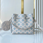 BELLA 22 IN WEISSEM, PERFORIERTEM KALBSLEDER, SILBERNE BESCHLÄGE