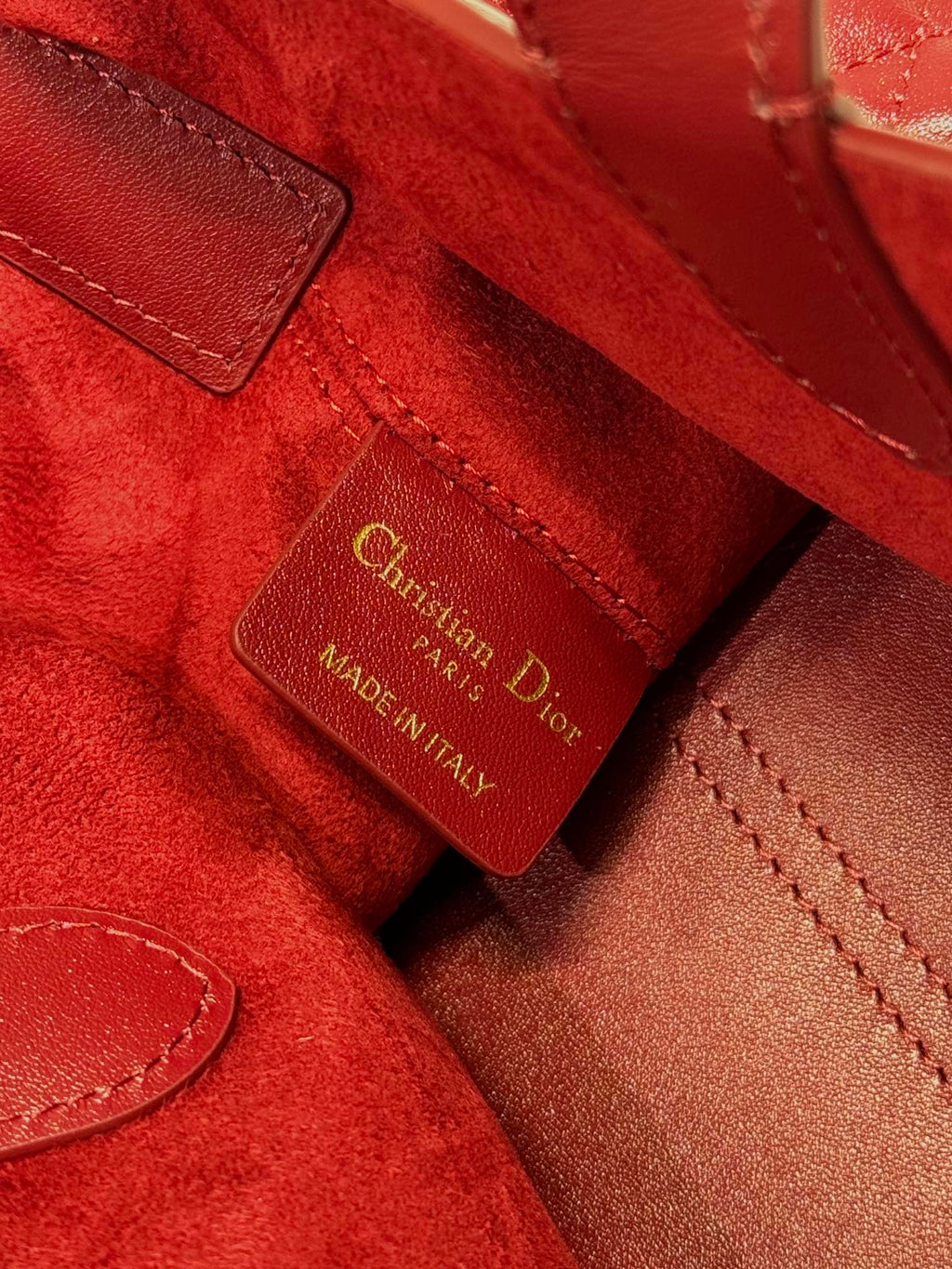 MINI 23 TOUJOURS TASCHE AUS RUBINROTEM MACROCANNAGE-LAMMFELL