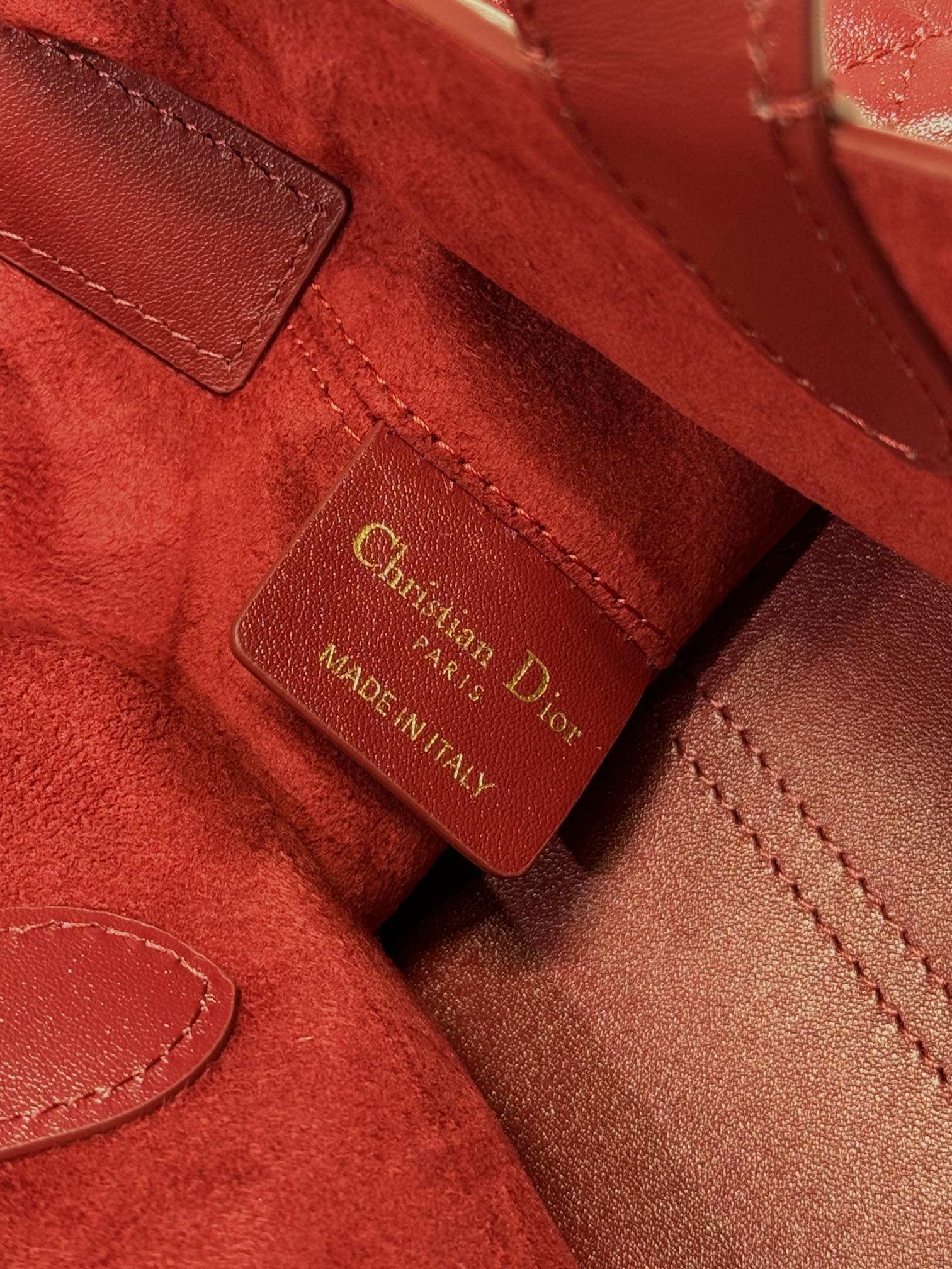 MINI 23 TOUJOURS TASCHE AUS RUBINROTEM MACROCANNAGE-LAMMFELL