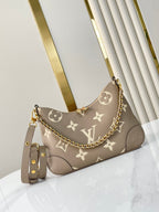 BOULOGNE 29 IN TAUBENGRAU UND CREME MONOGRAMM EMPREINTE LEDER GOLDENE BESCHLÄGE