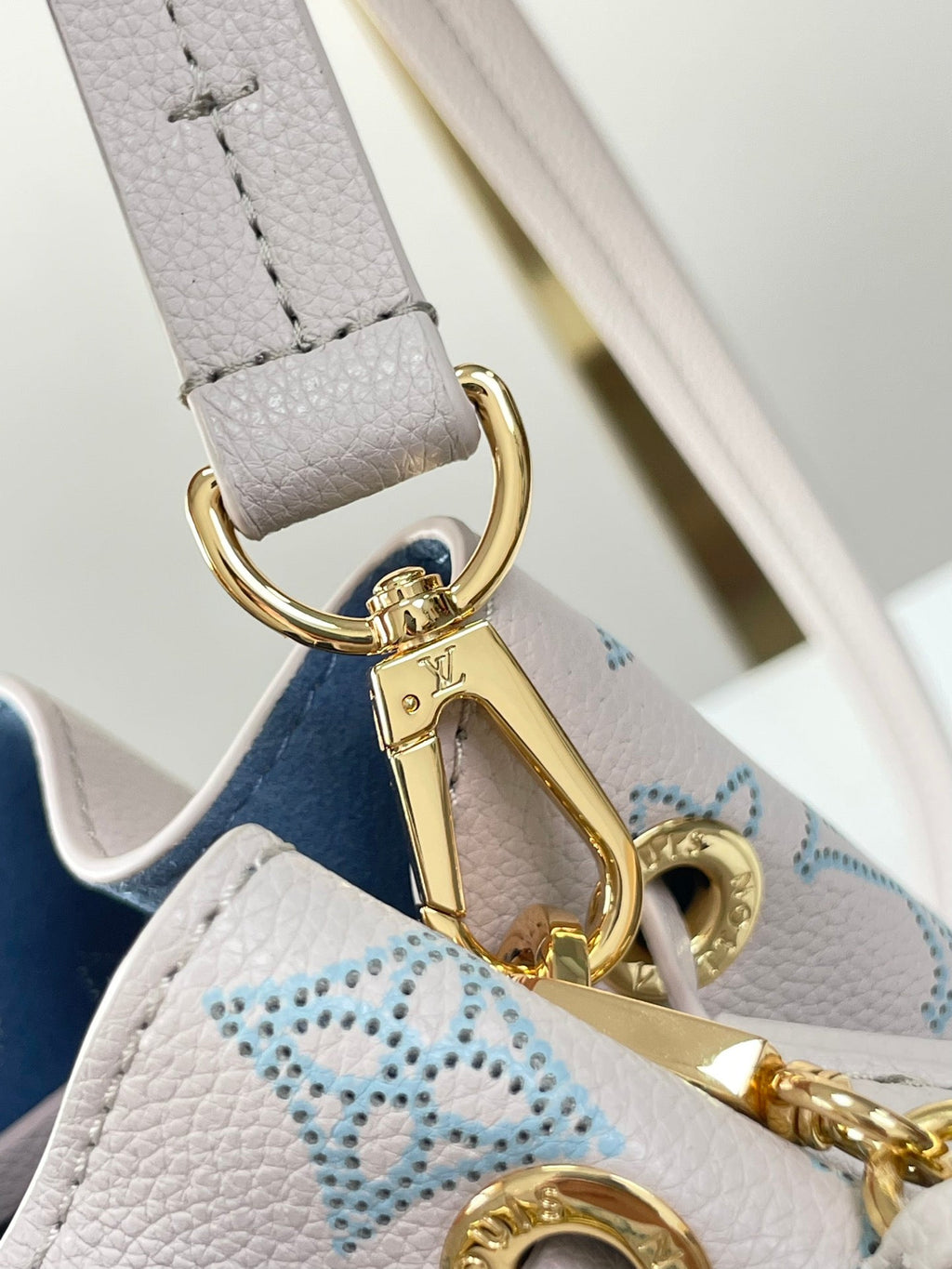 BELLA TOTE 32 IN BLUME PERFORATED CALFLEDER GOLDENE HARDWARE