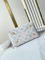 BELLA 22 IN BLUME PERFORATED CALFLEDER GOLDENE BESCHLÄGE