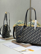 MITTELGROSSE 37 TOUJOURS TASCHE IN SCHWARZEM MONOGRAMM-DENIM