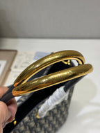 MITTELGROSSE 37 TOUJOURS TASCHE IN SCHWARZEM MONOGRAMM-DENIM