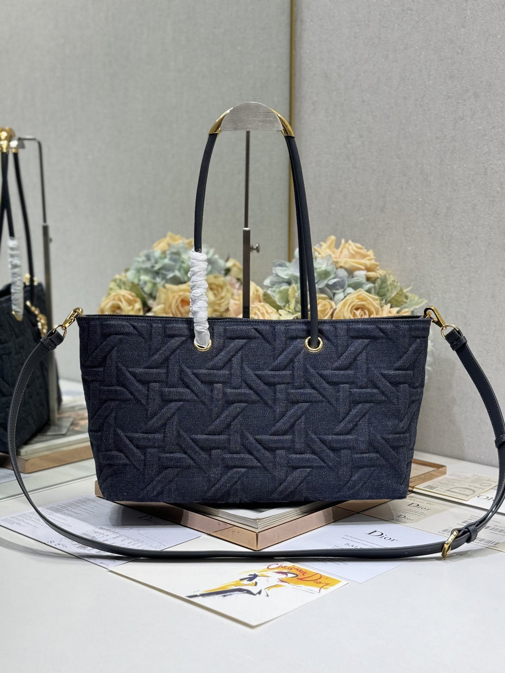 MITTLERE 37 TOUJOURS-TASCHE AUS SCHWARZEM CANNAGE-DENIM