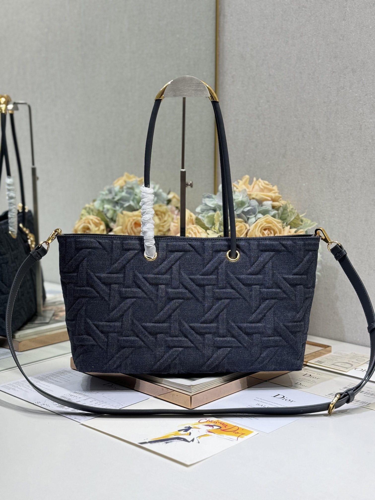 MITTLERE 37 TOUJOURS-TASCHE AUS SCHWARZEM CANNAGE-DENIM