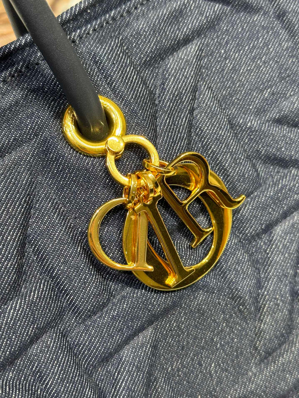 MITTLERE 37 TOUJOURS-TASCHE AUS SCHWARZEM CANNAGE-DENIM